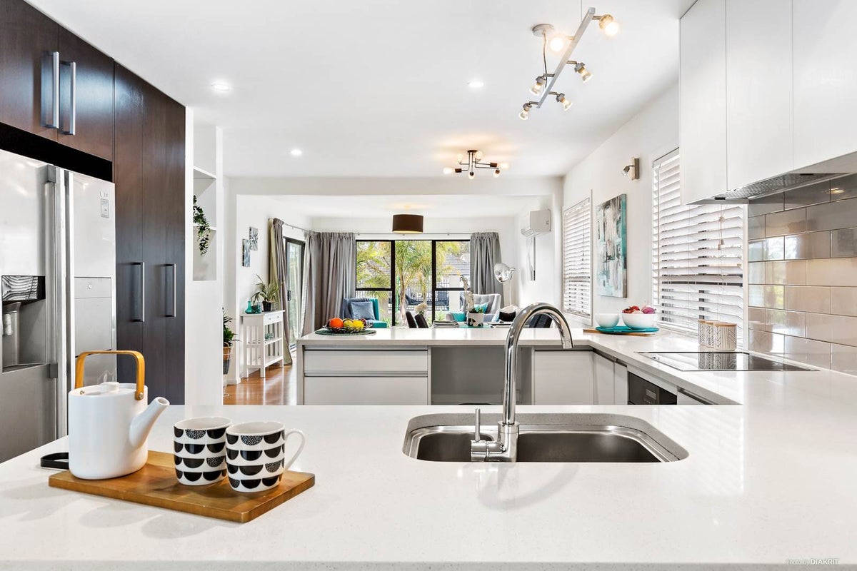 67 Neil Avenue, Te Atatu Peninsula, Auckland - Carousel 2