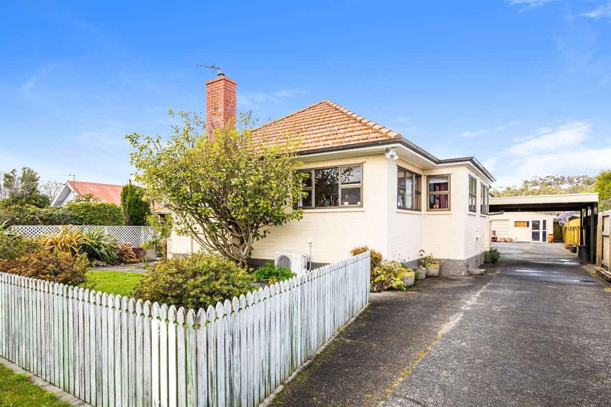 32 Marshall Avenue, Whanganui East, Whanganui - Carousel 2