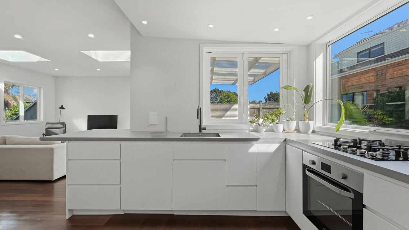 80 Malvern Road, Morningside, Auckland - Carousel 2