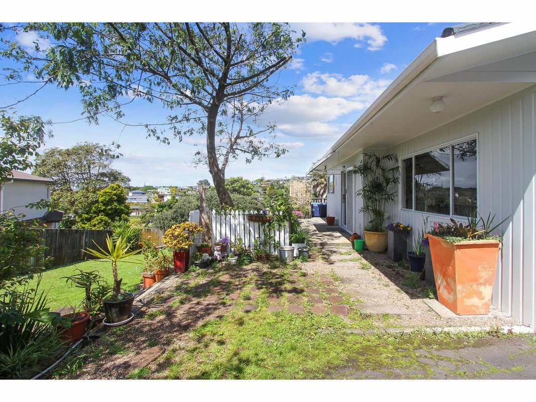 2/57 CORONATION RD, Hillcrest, Auckland - Carousel 19
