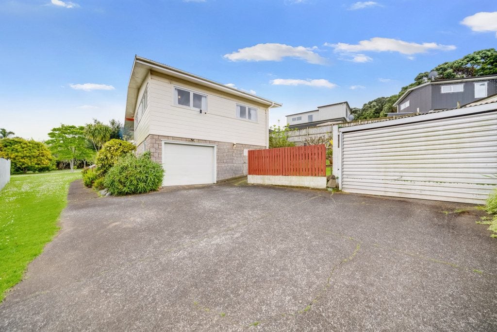 10 Kapuka Road, Mangere Bridge, Auckland - Carousel 1