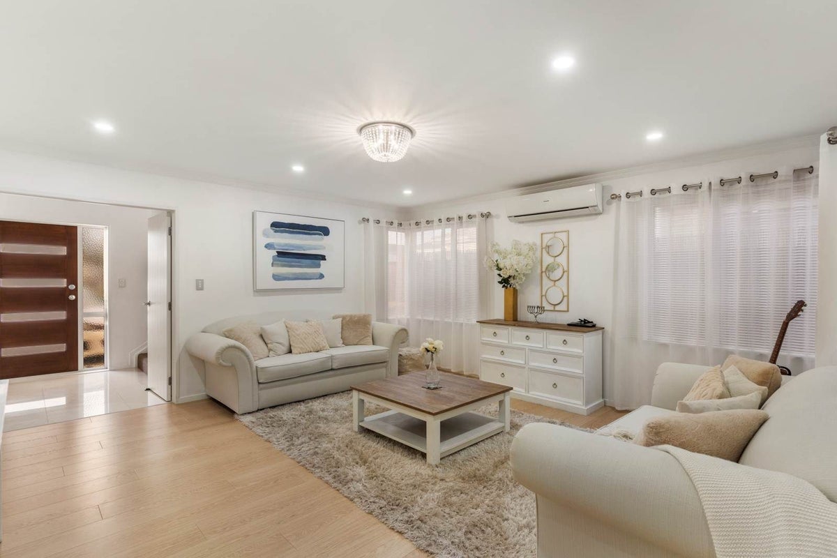 7 Creeve Place, Flat Bush, Auckland - Carousel 2