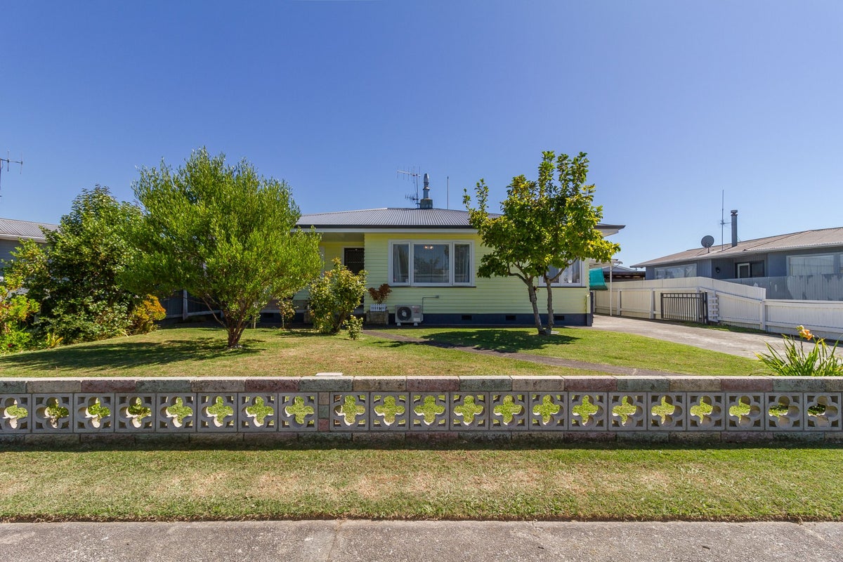 21 Oldham Avenue, Onekawa, Napier - Carousel 20