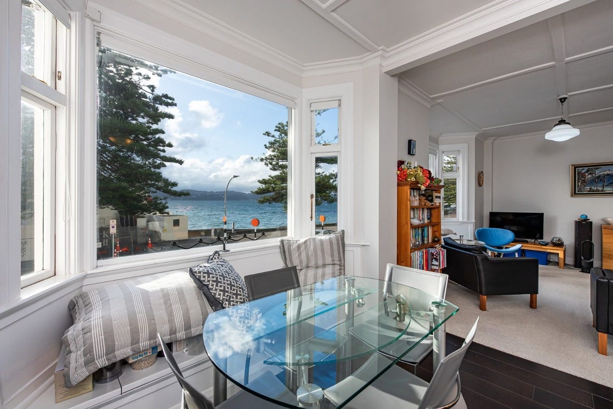 2/246 Oriental Parade, Oriental Bay, Wellington - Carousel 1