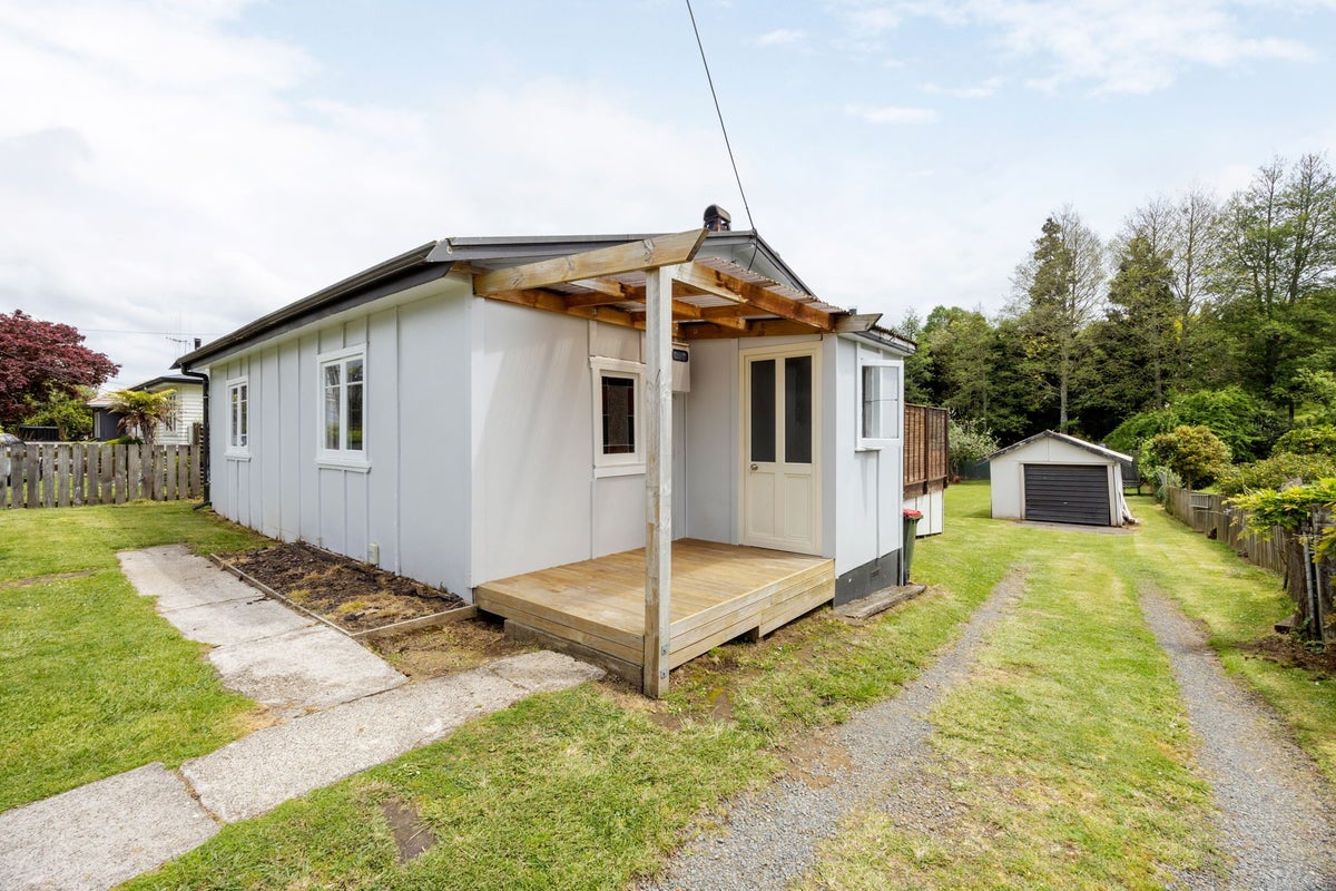 6 Carey Street, Kihikihi, Te Awamutu - Carousel 2