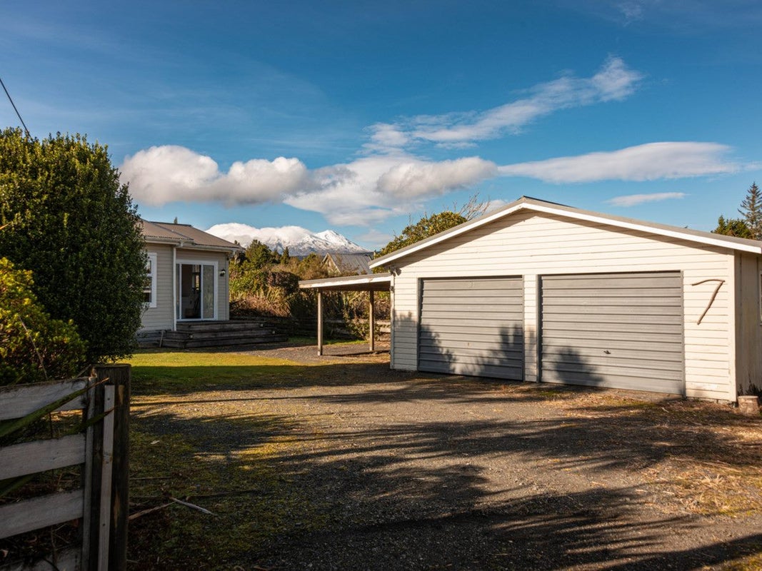 7 Tongariro Place, Waimarino, National Park - Carousel 1