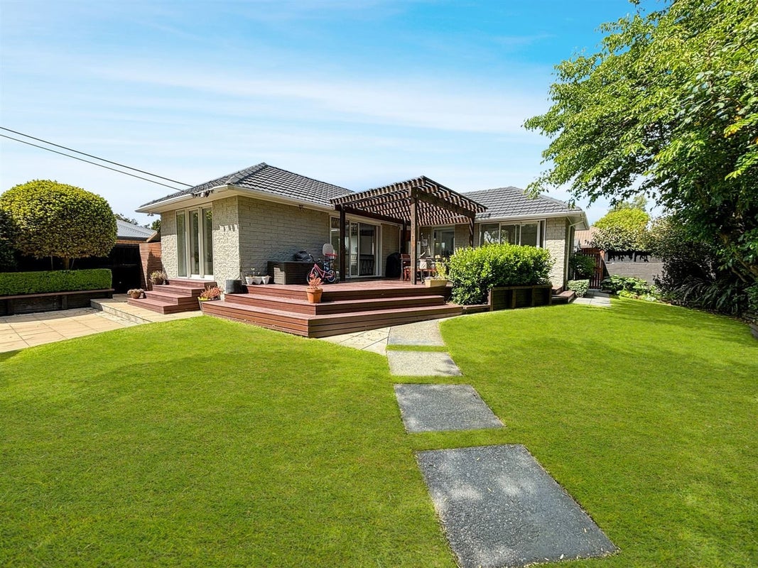 35 Pinehurst Crescent, Russley, Christchurch - Carousel 1