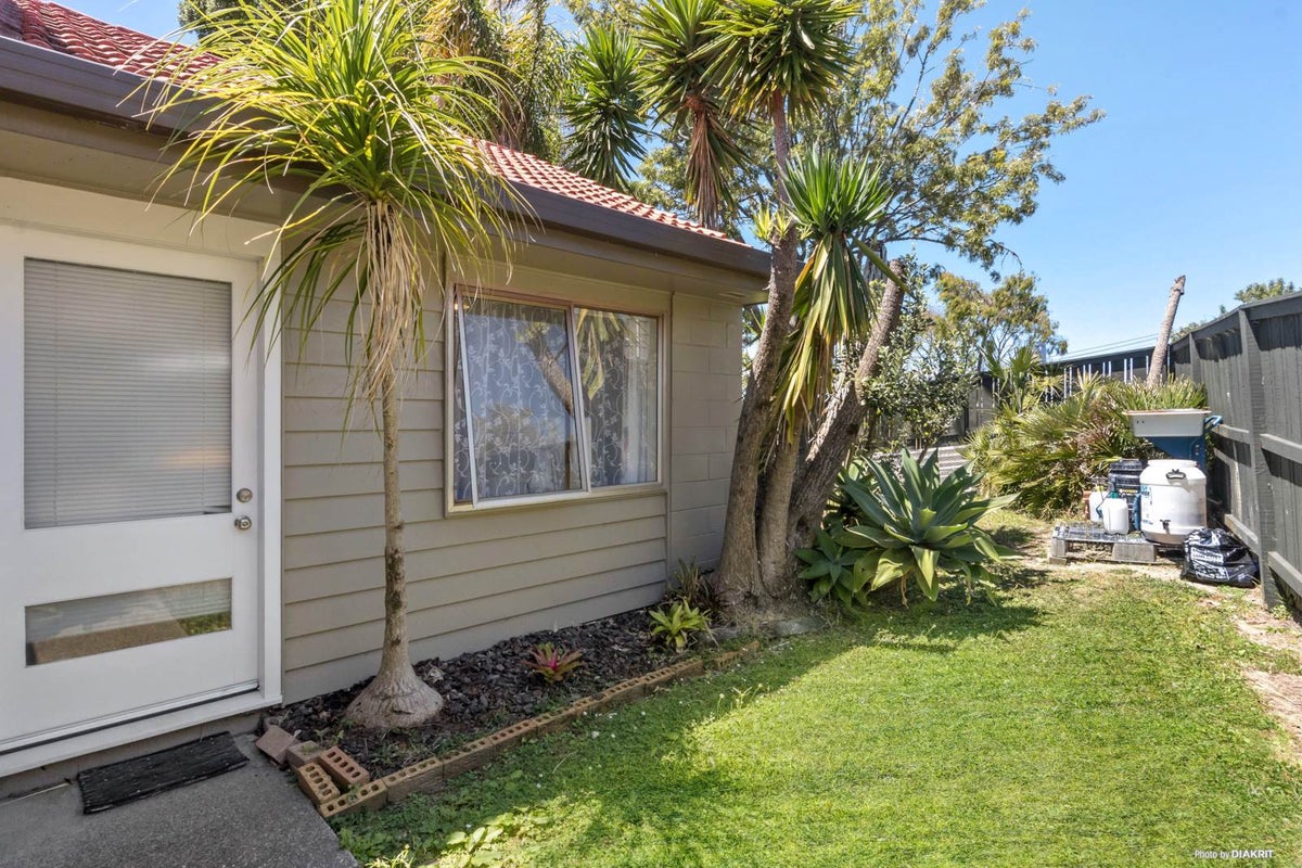 85A Stottholm Road, Titirangi, Auckland - Carousel 2