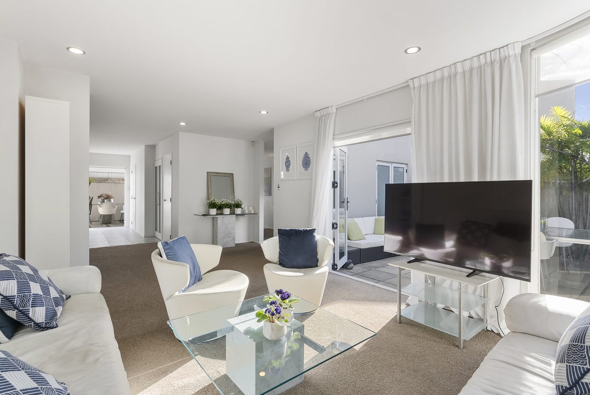 3/38 Sarsfield Street, Herne Bay, Auckland - Carousel 2
