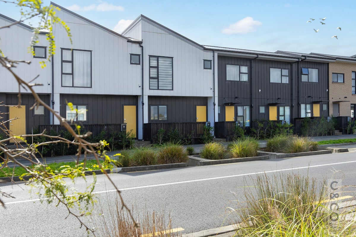 24 Manarini Road, Westgate, Auckland - Carousel 2