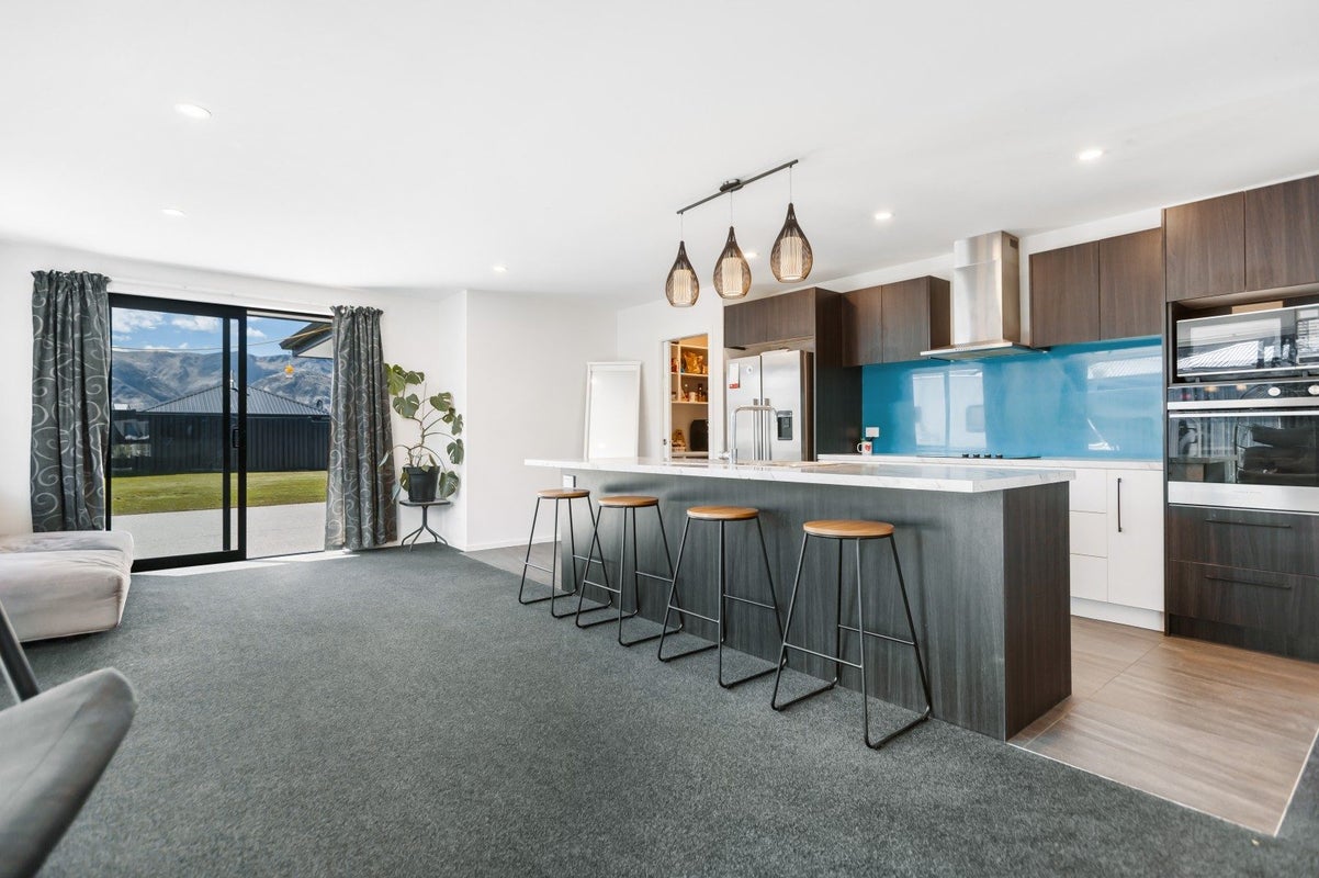 10 Magpie Place, LAKE HAWEA - Carousel 2