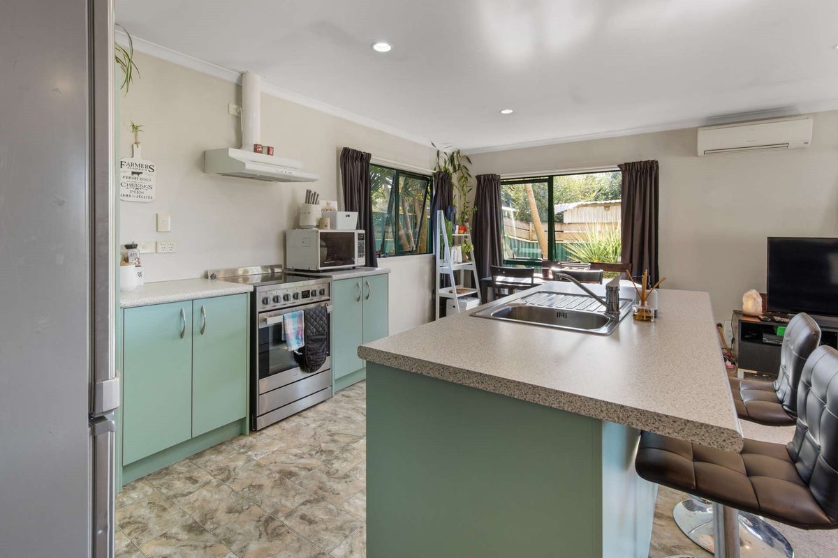 11A Island View Road, Western Heights, Rotorua - Carousel 2
