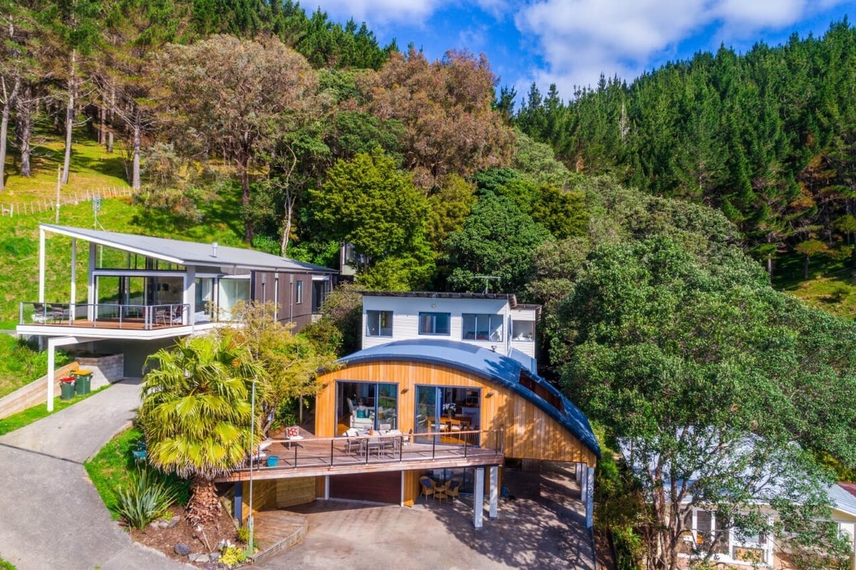 121 Kawakawa Bay Coast Road, Papakura - Carousel 1