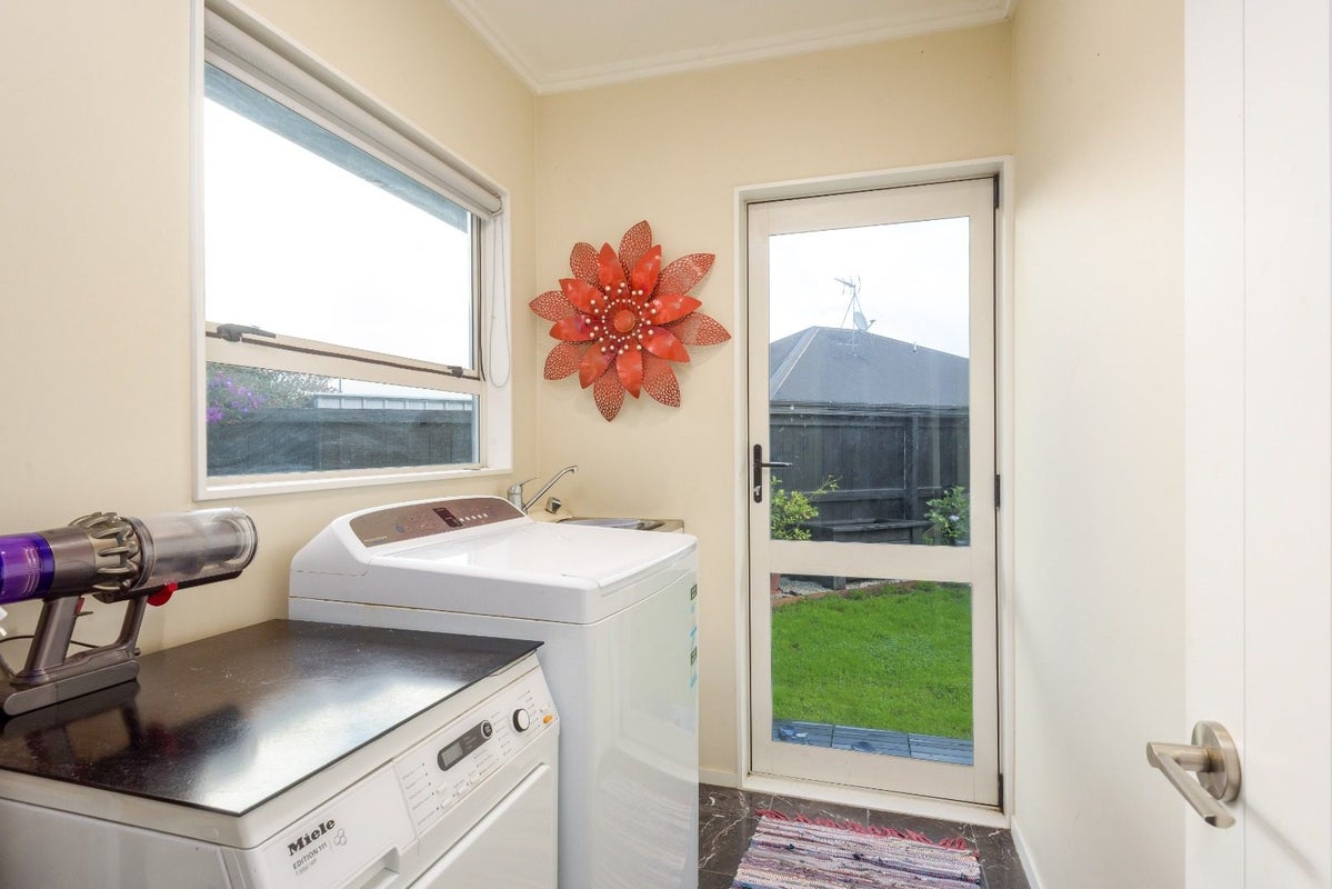 54 Darjon Drive, Huntington, Hamilton - Carousel 20