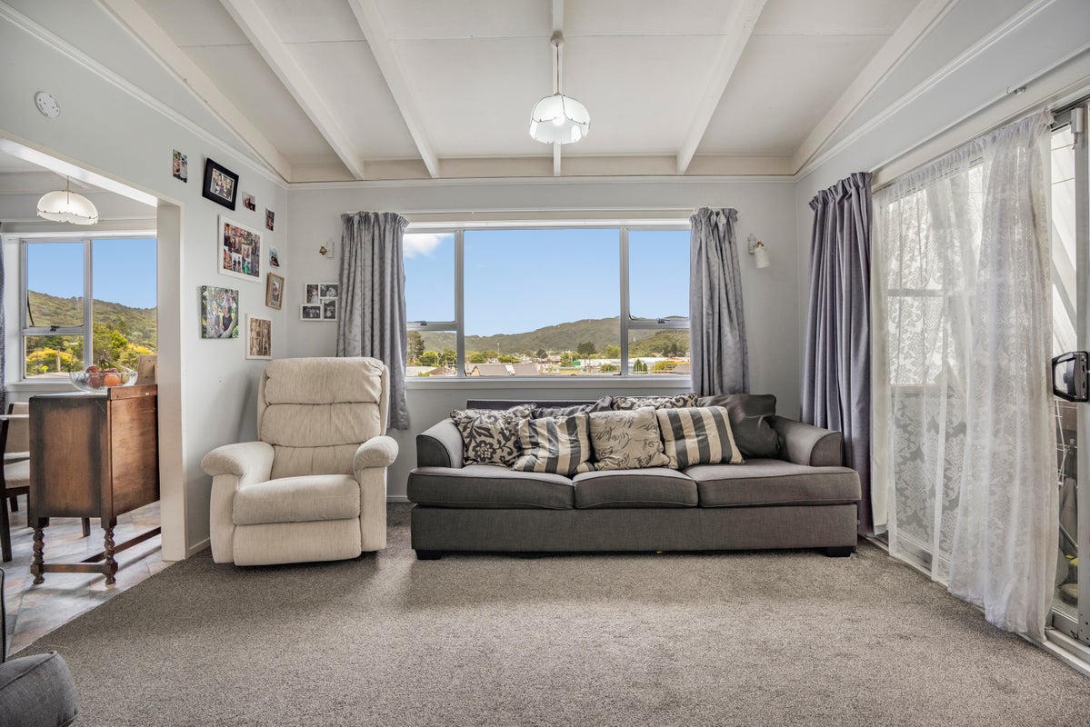 11B Fraser Street, Wainuiomata, Lower Hutt - Carousel 2