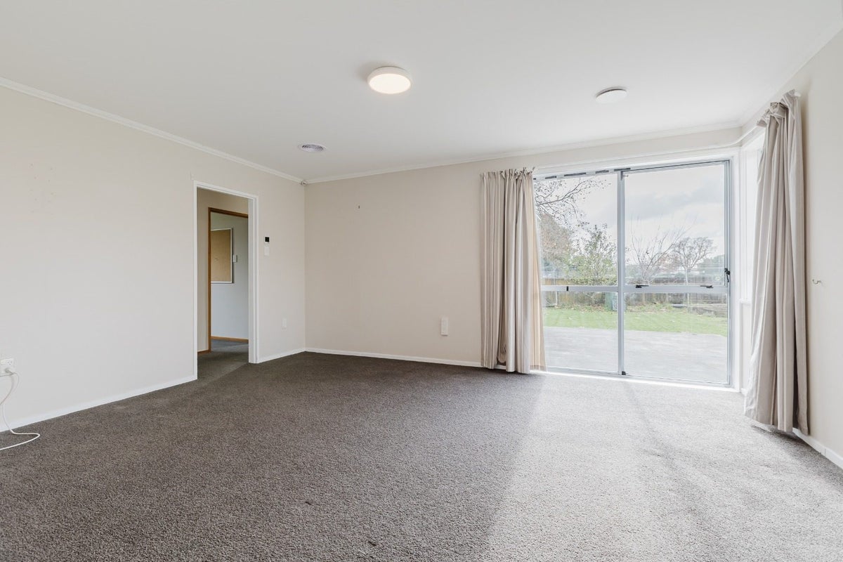 5 Panako Place, Awapuni, Palmerston North - Carousel 2