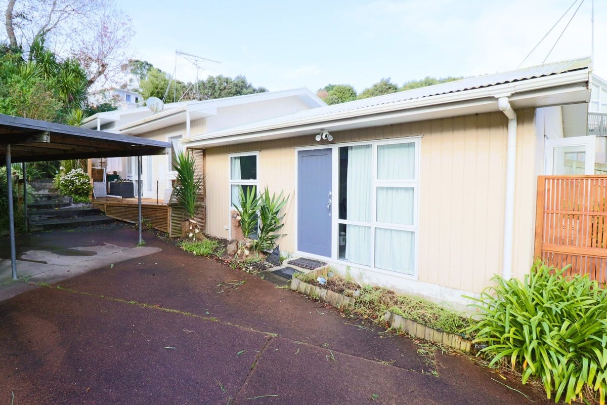 1/21 Beswick Place, Birkdale, Auckland - Carousel 2