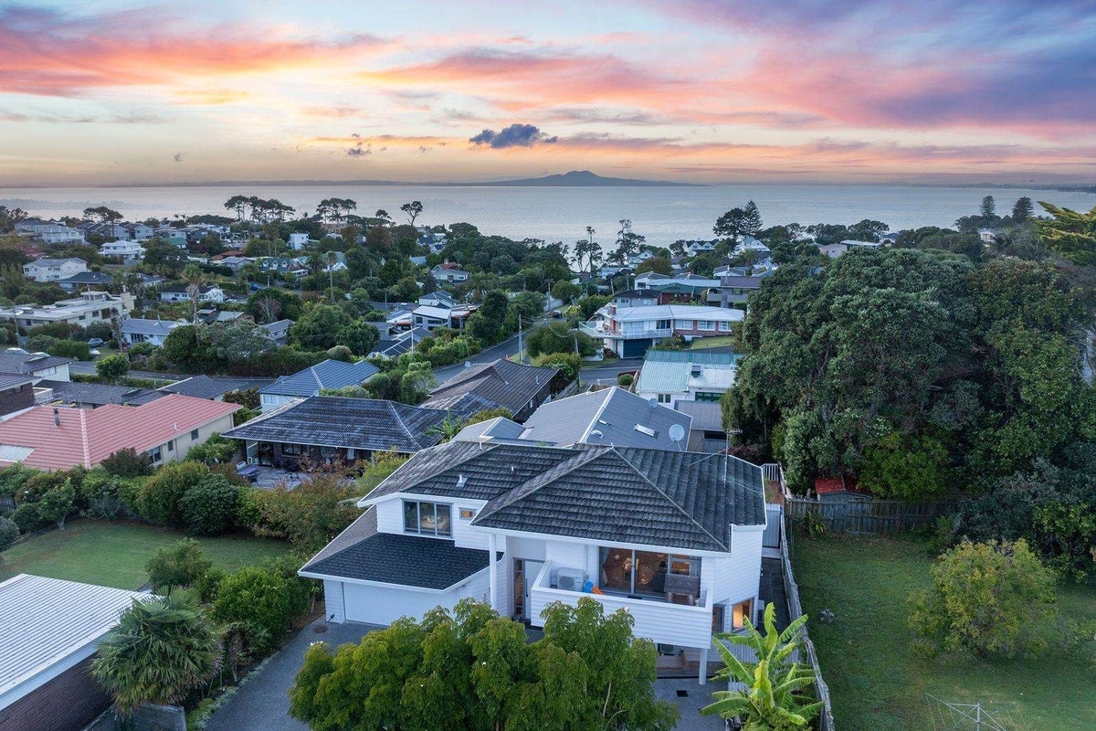 2/19 Toroa Street, Torbay, Auckland - Carousel 29