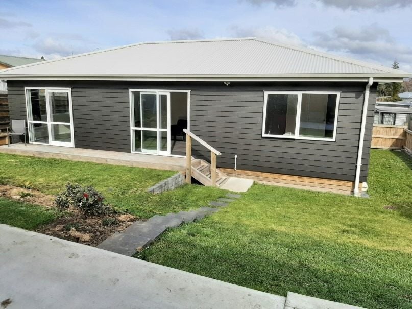 7A Warwick Place, Brookfield, Tauranga - Carousel 1