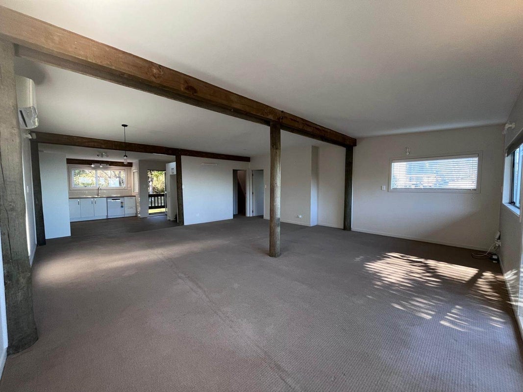 187 Piha Road, New Lynn - Carousel 2