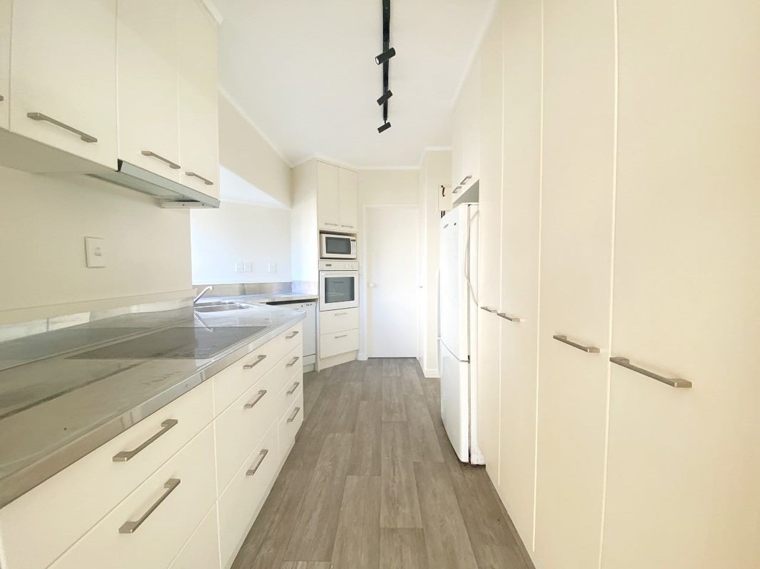 1/209 Tamaki Drive, Kohimarama, Auckland - Carousel 2
