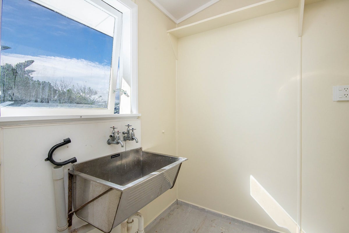 73 Kotuku Street, Elsdon, Porirua - Carousel 19