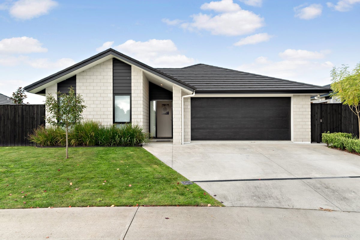 30 Maggie Place, Chartwell, Hamilton - Carousel 1