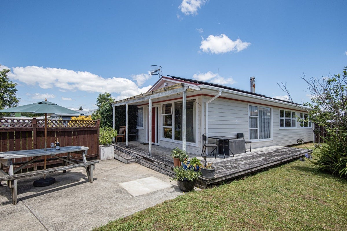 15 Winston Street, Tikipunga, Whangarei - Carousel 1