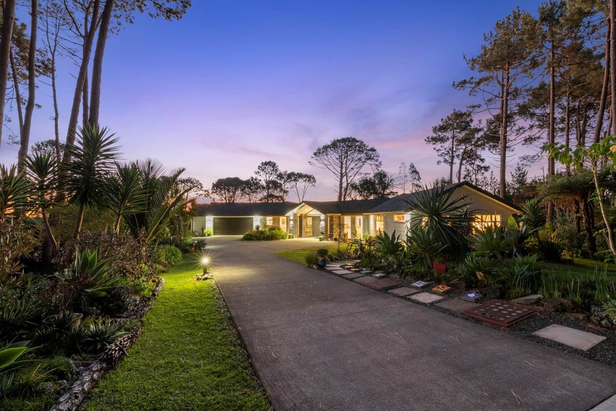 28 Beacon Road, Albany - Carousel 35