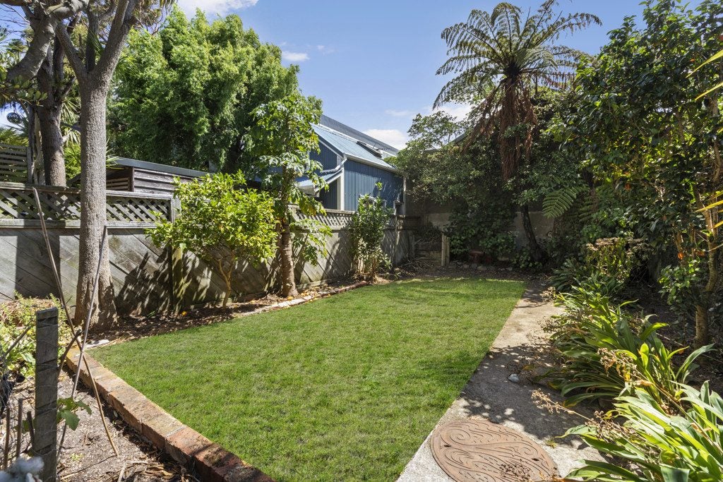23 Moir Street, Mount Victoria, Wellington - Carousel 2