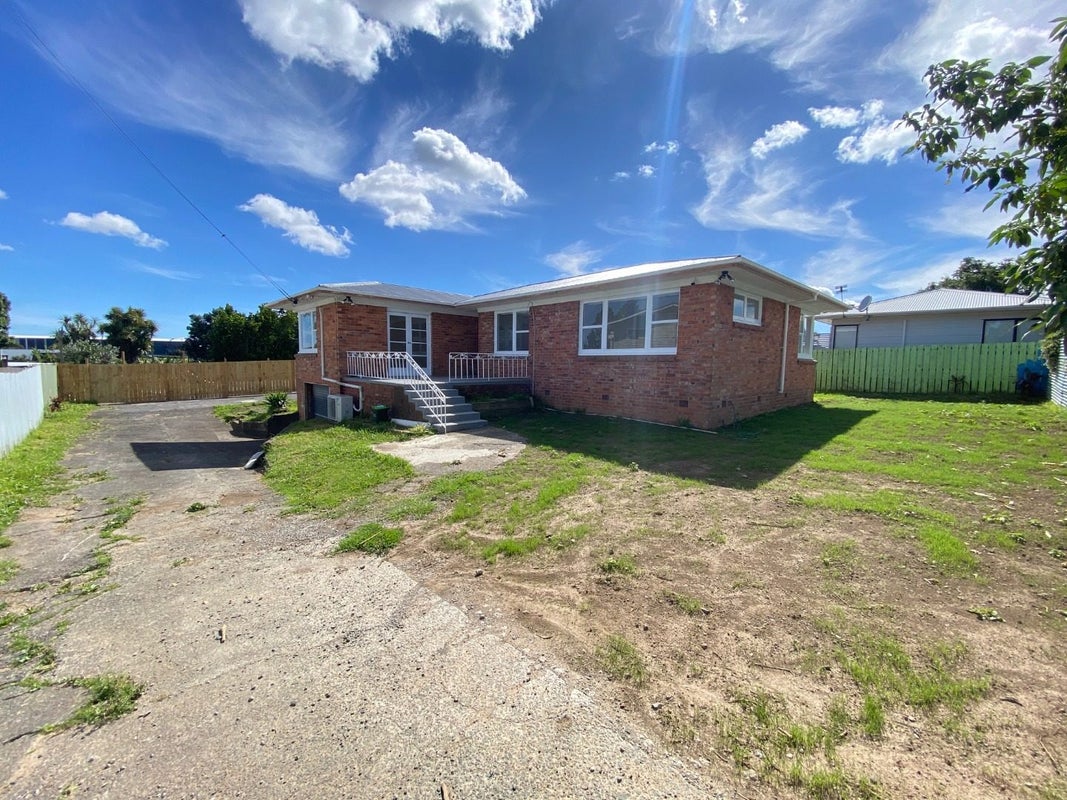43A Vine Street, Mangere East, Auckland - Carousel 2