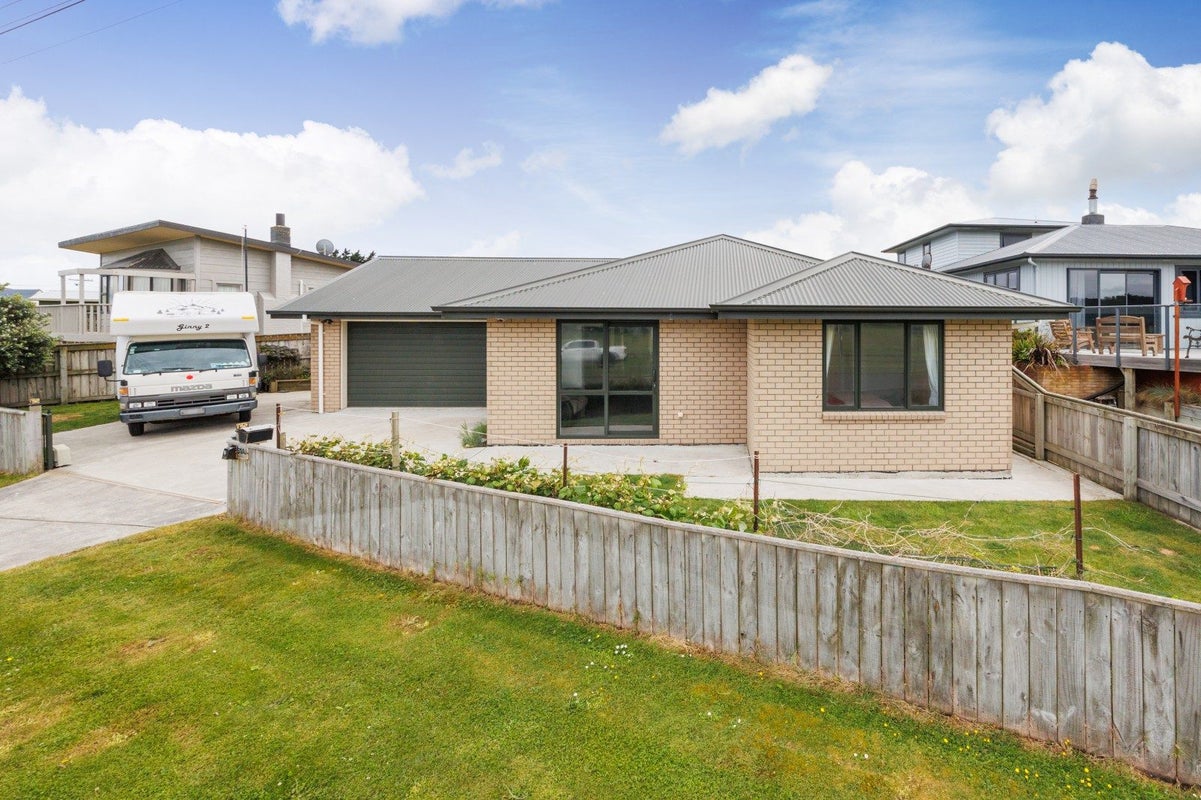 31A Bond Street, Foxton Beach, Foxton - Carousel 1