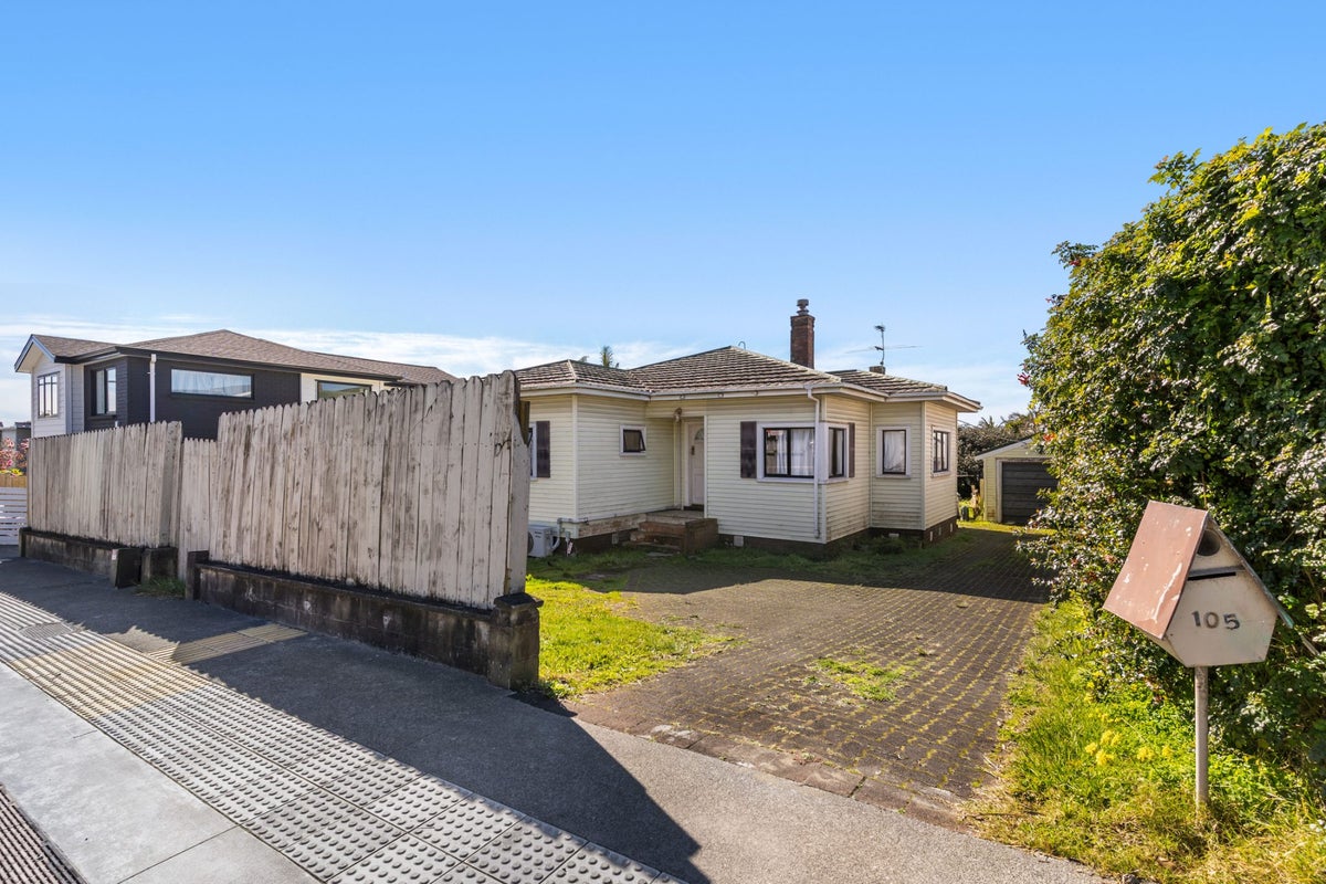105 Point Chevalier Road, Point Chevalier, Auckland - Carousel 19