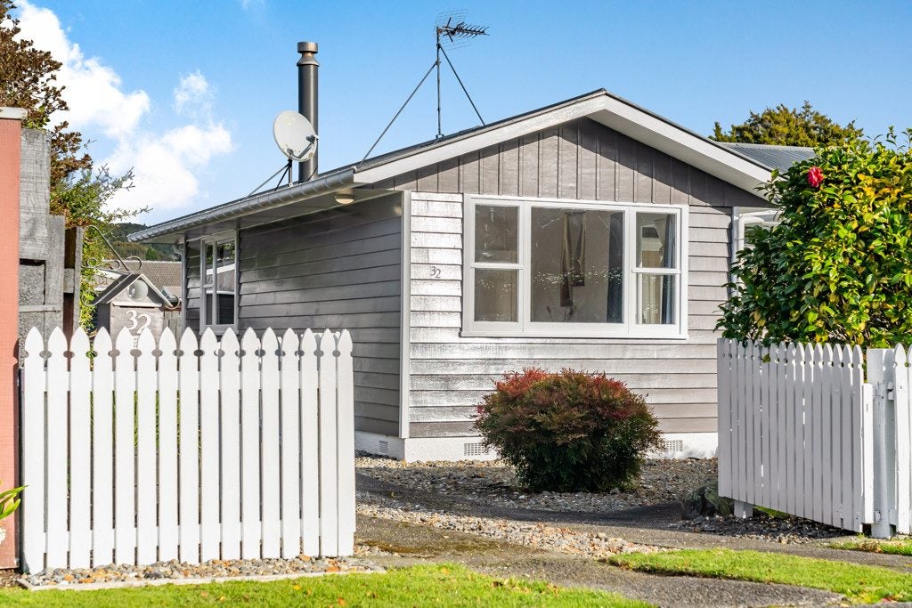 32 Clouston Park Road, Clouston Park, Upper Hutt - Carousel 2