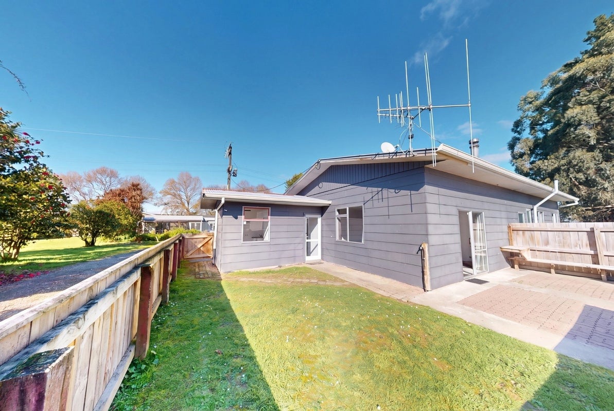 578 Kairanga Bunnythorpe Road, Newbury, Palmerston North - Carousel 2