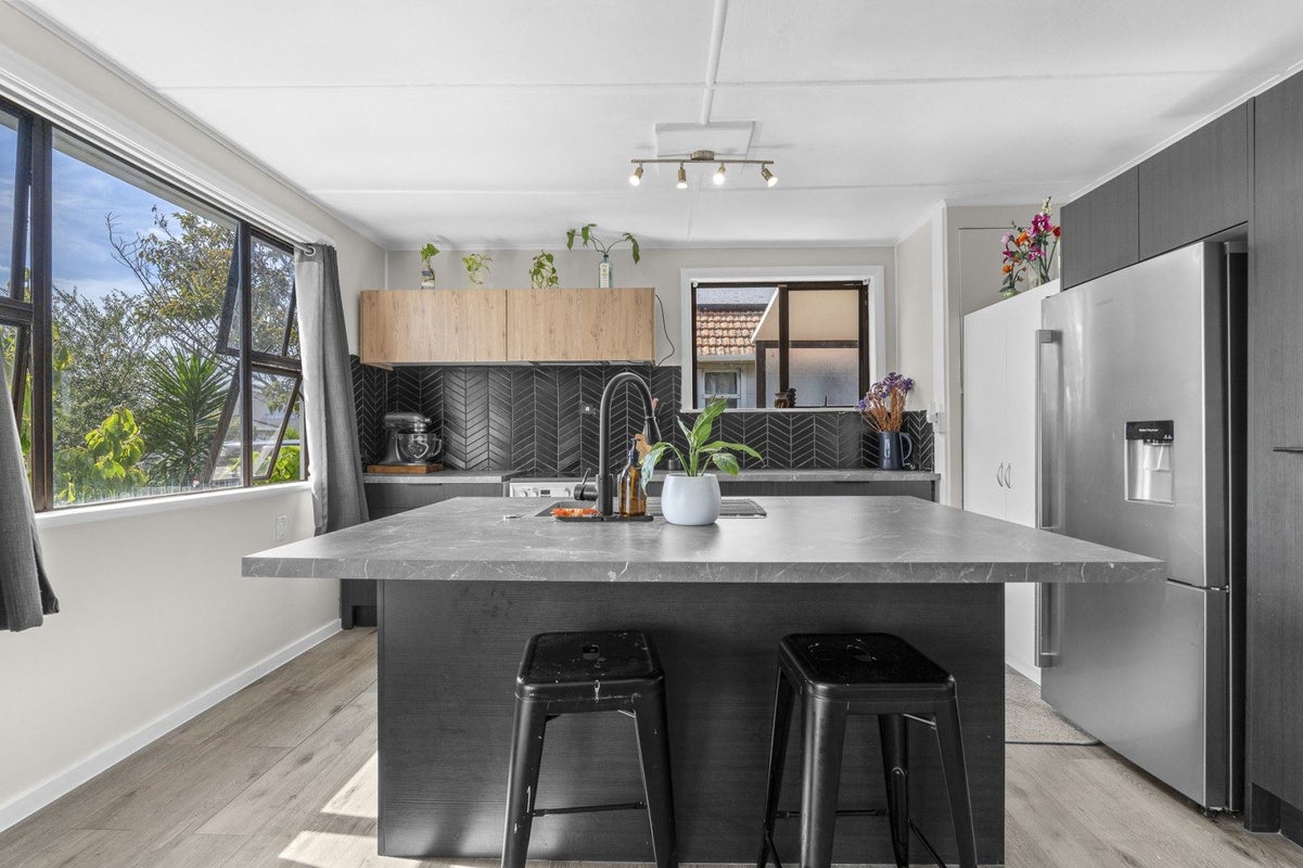 21 Strange Street, Waitara, Waitara - Carousel 1