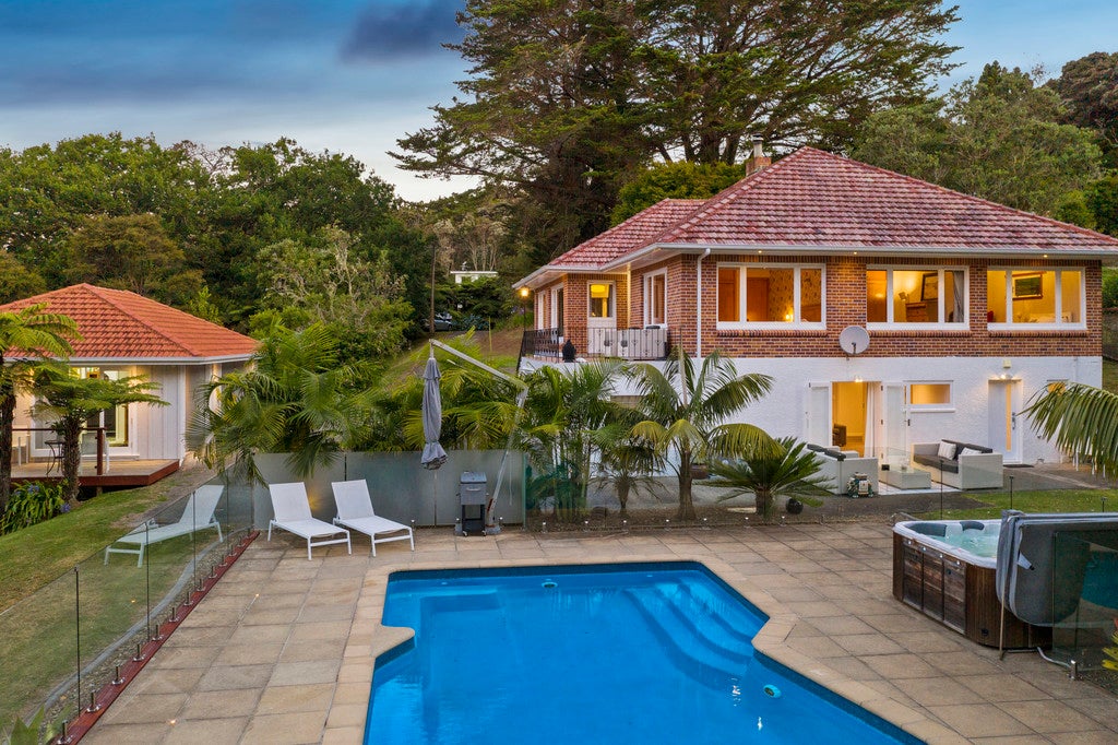 741 West Coast Road, Oratia, Auckland - Carousel 1