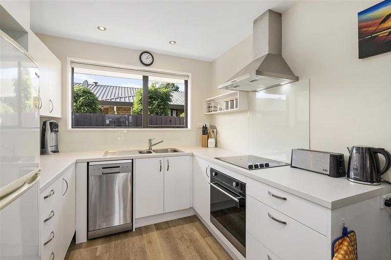 2/15 Wyndham Street, Papanui, Christchurch - Carousel 2