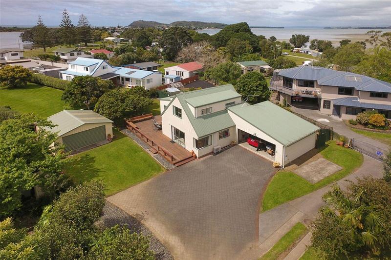 19 Athenree Heights, Athenree, Waihi Beach - Carousel 1