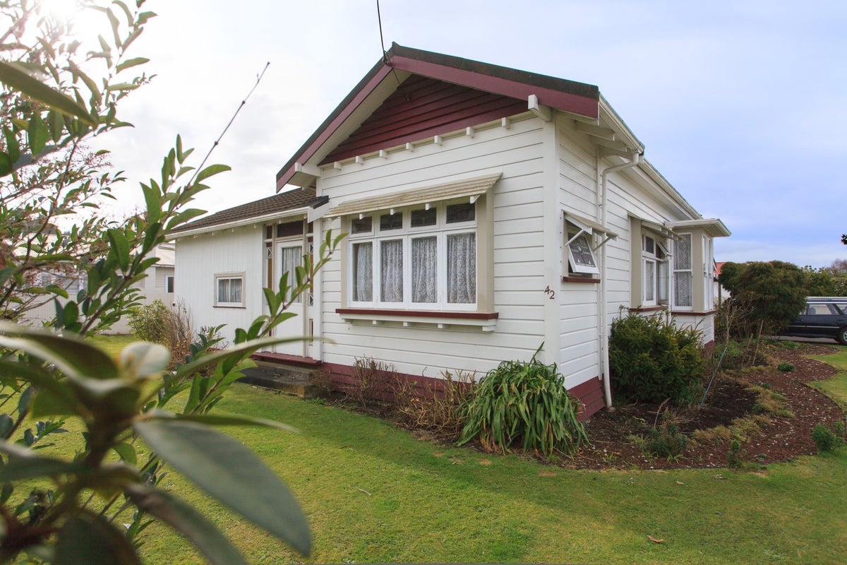 42 Field Street, Aramoho, Whanganui - Carousel 2