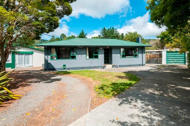 13 Walker Grove, Stokes Valley, Lower Hutt - Carousel 1