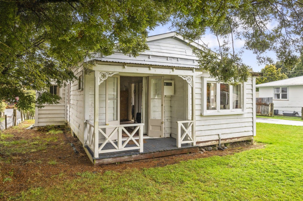 10 Ohorere Street, Owhango - Carousel 2