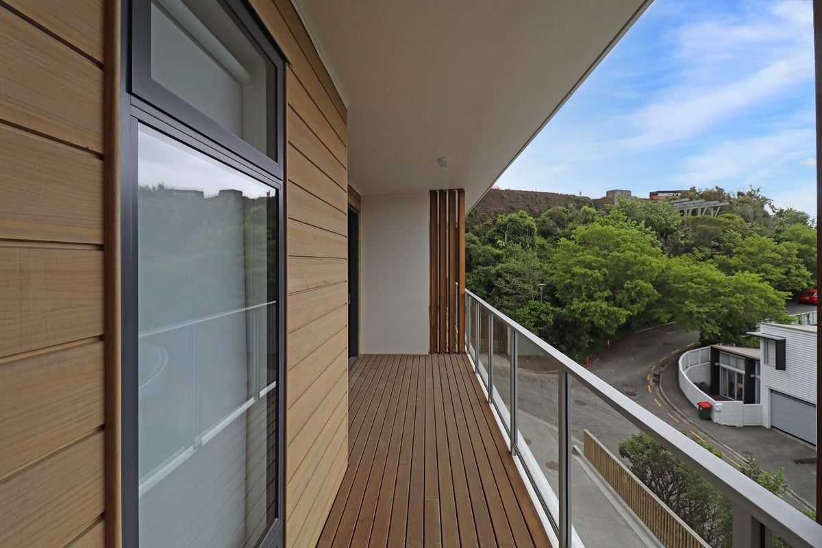 5/63 Tiketike Way, Brooklyn, Wellington - Carousel 2