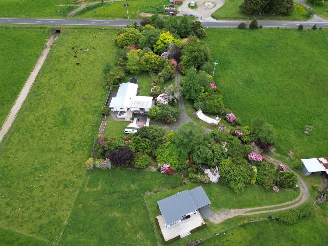 2657 State Highway 4, Owhango - Carousel 1