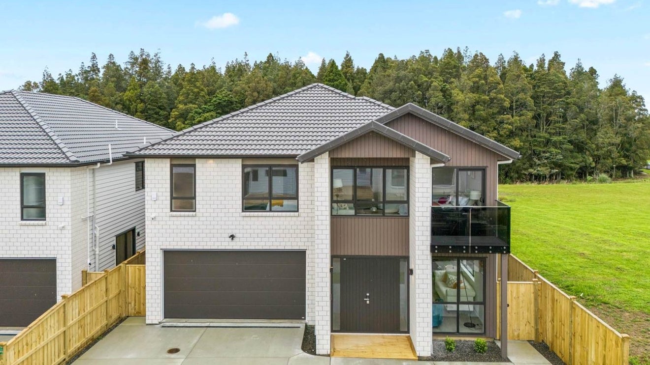 5 Knockanara Drive, Flat Bush, Auckland - Carousel 1