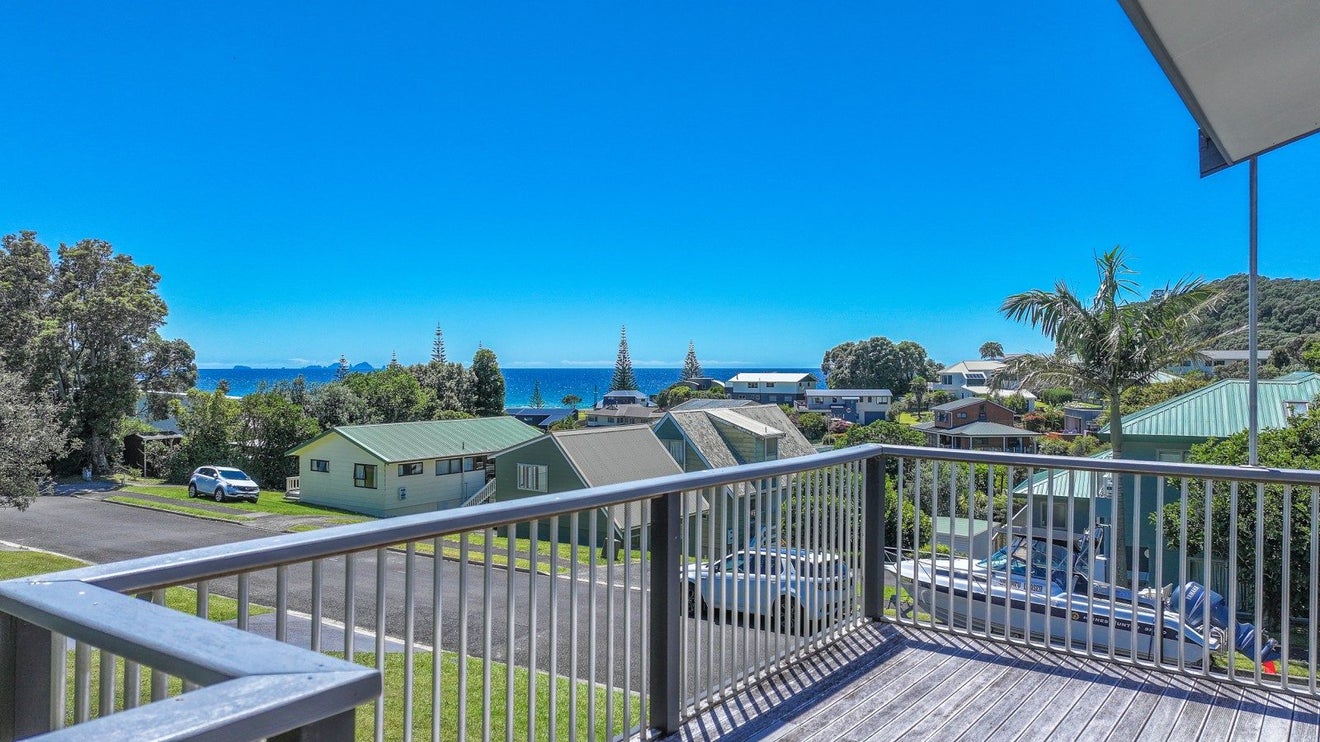 208 Russell Bruce Place, Onemana, Whangamata - Carousel 2