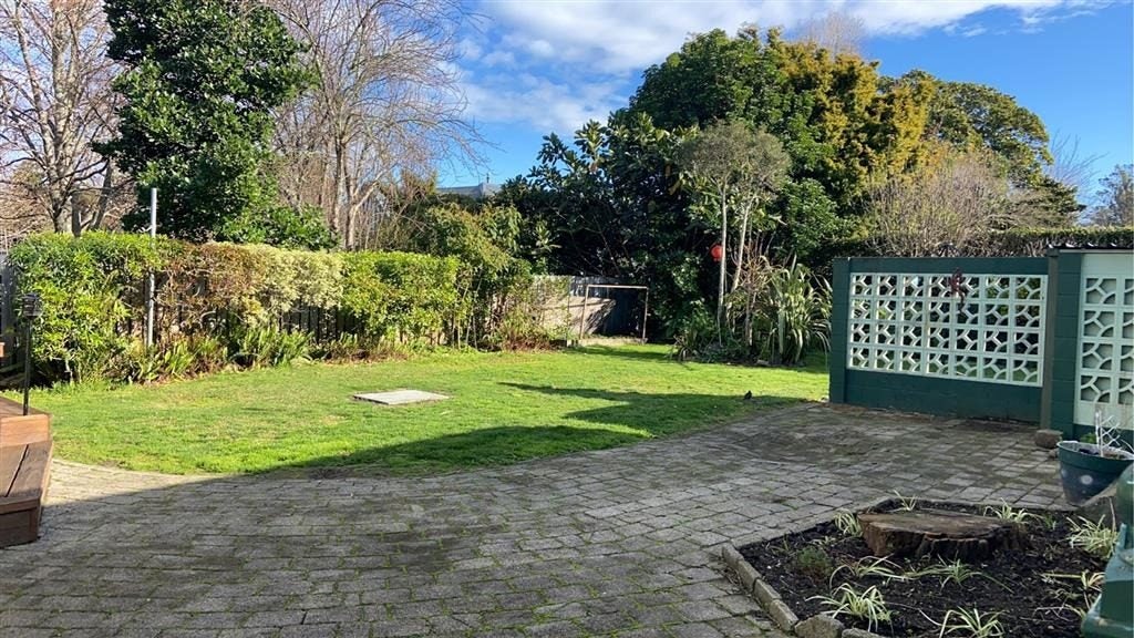 7 Seymour Road, Inner Kaiti, Gisborne - Carousel 13