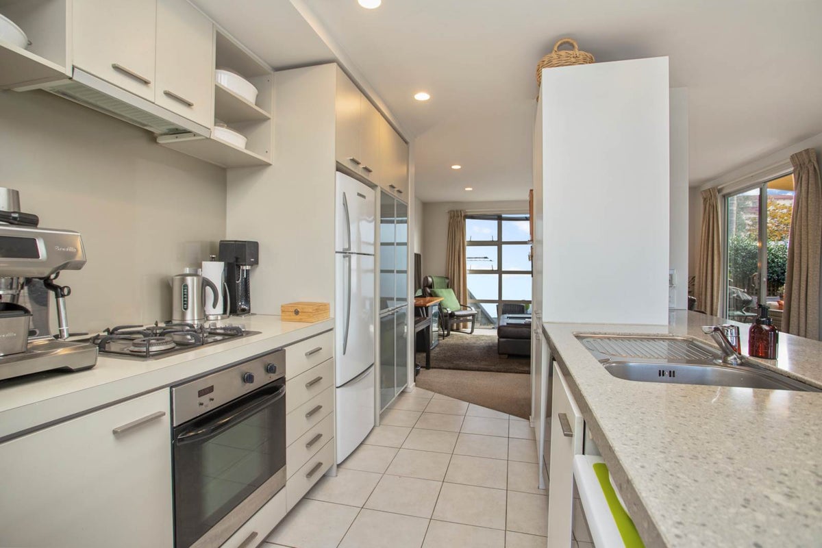 11 Romola Street, Glendowie, Auckland - Carousel 2