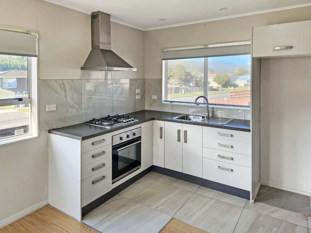 1/315 Wellington Road, Wainuiomata, Lower Hutt - Carousel 2