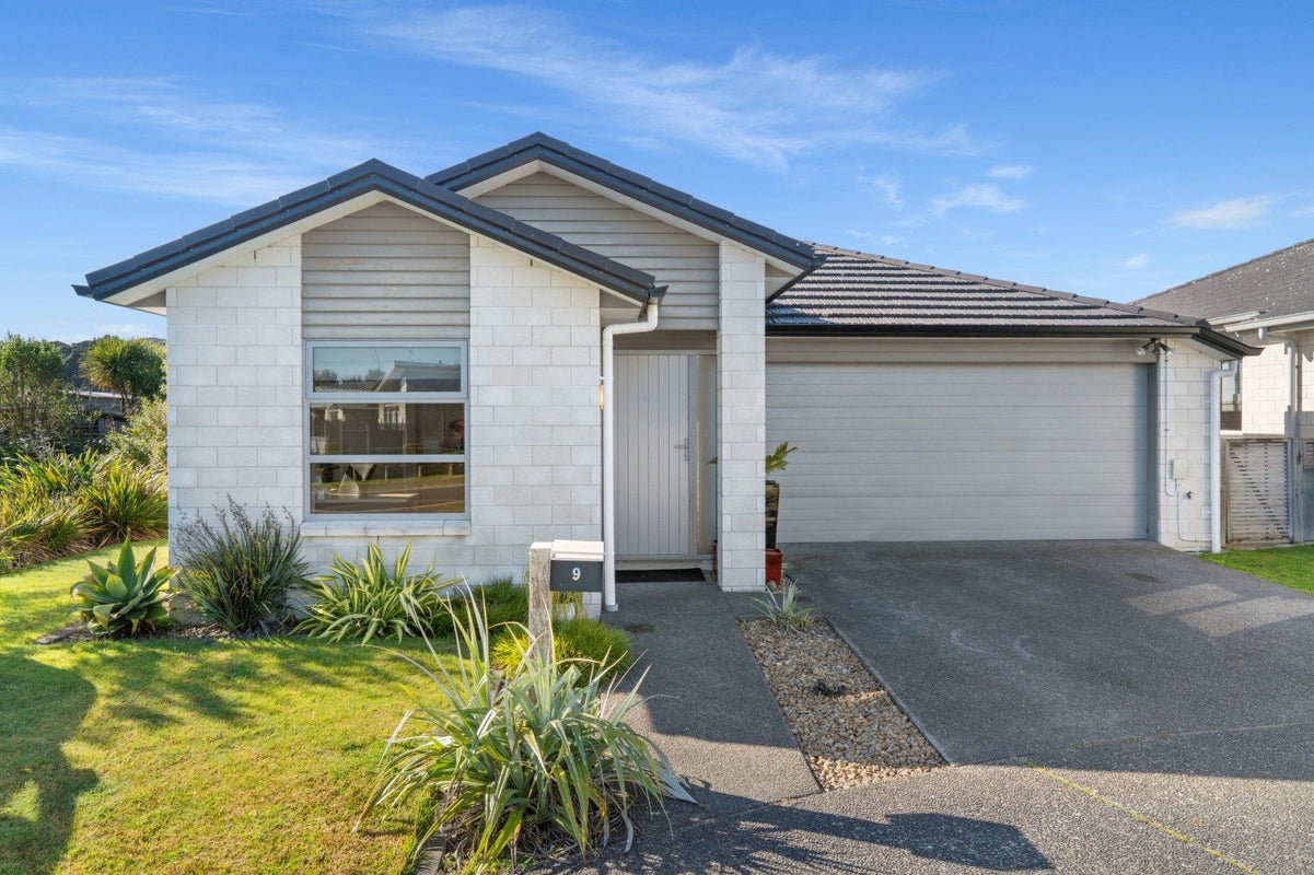 9 Scoria Close, Pyes Pa, Tauranga - Carousel 2